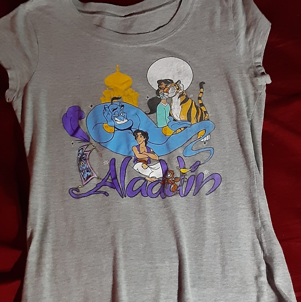 Graphic tee
